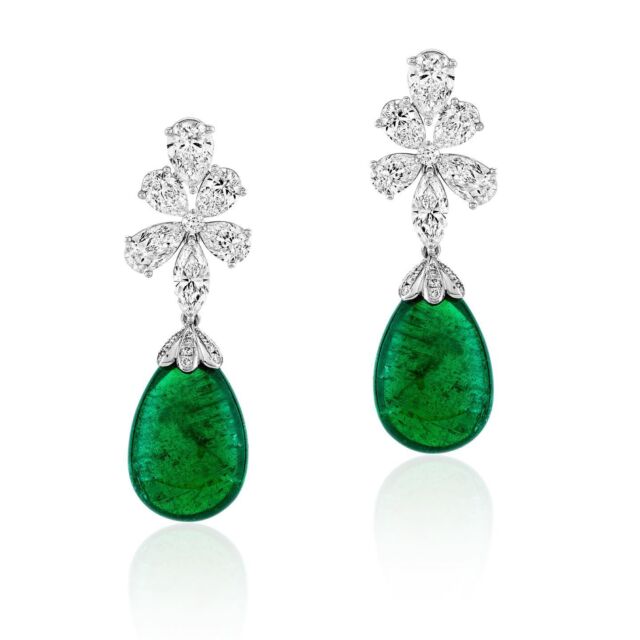 A classic pair of  Natural Diamond and Emerald Drops from the Old Mines.
Emeralds are embodiment of sophistication, that add glamour to any outfit. .
.
.
.
.
#flatemeralddrop #oldmineemerald #emeraldearrings #emeraldbeadsjewelry #emeralddropearrings #classicearrings #emeraldjewellery #uniqueearrings #emeralddrops #emeraldsjournal #earringsoftheday #clusterdropearrings #privatejeweler #smartartsjewellery #highjewelry #luxuryjewelry #jewelrymanufacturer #privatejeweller #highjewellery #diamondearrings #jewellerymanufacturer #jewelleryeditorial #hautejoaillerie #redcarpetearrings